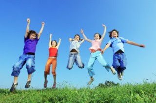children_jumping_(320_x_212)